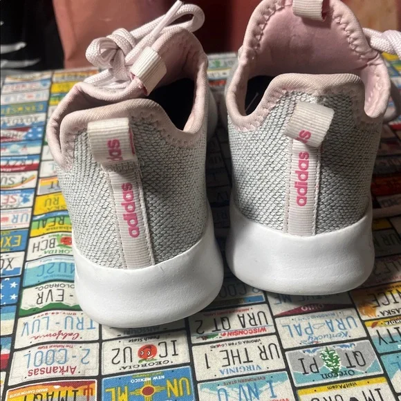 Adidas Women’s Cloudfoam Sneakers Gray Pink Size 4 - Picture 4 of 8